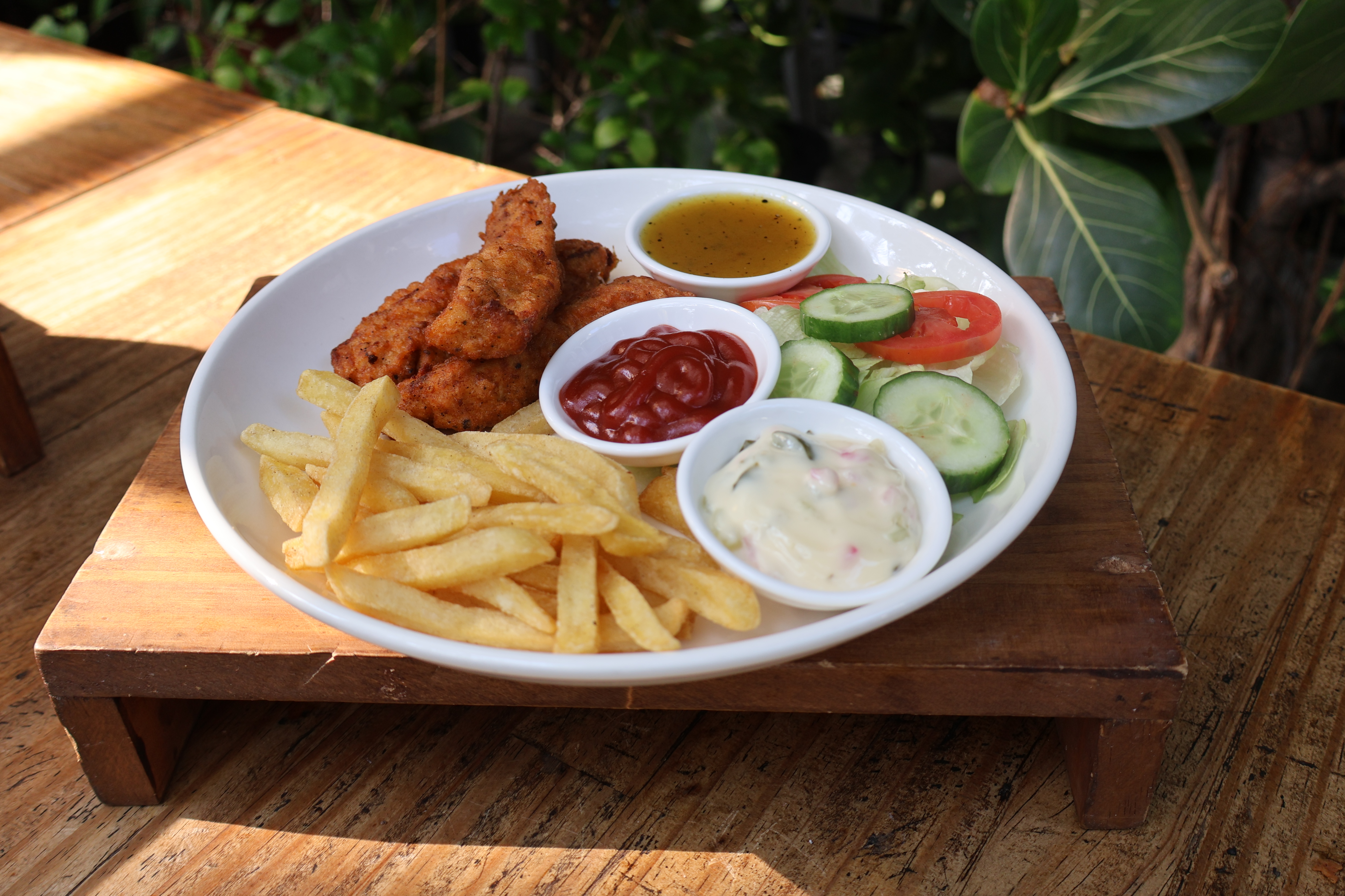 CHICKEN & CHIPS